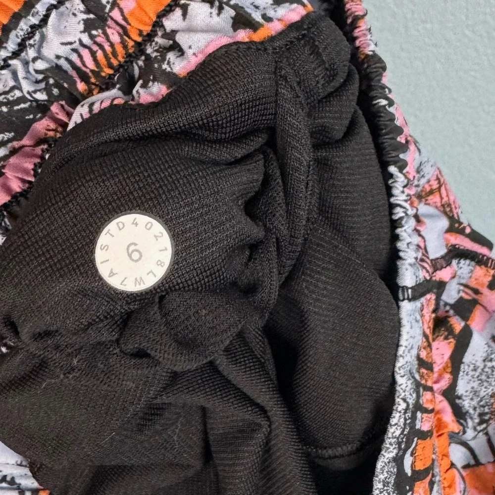 Lululemon‎ Hotty Hot 4